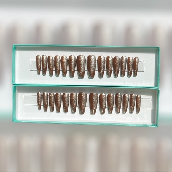 Press On reusable nails with application kit A4 - Picture 2 of 6